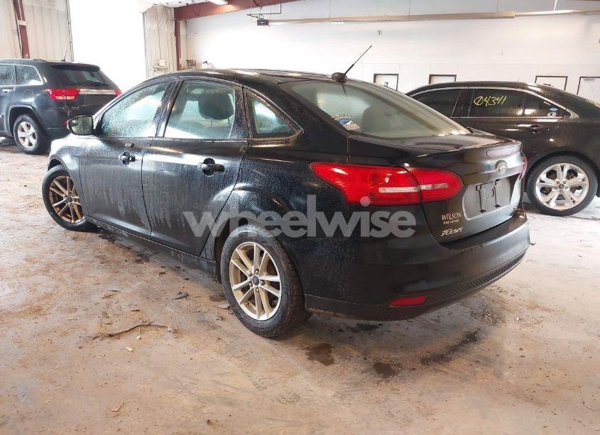 Photo 3 of 2016 Ford Focus SE (VIN 1FADP3F28GL251371)