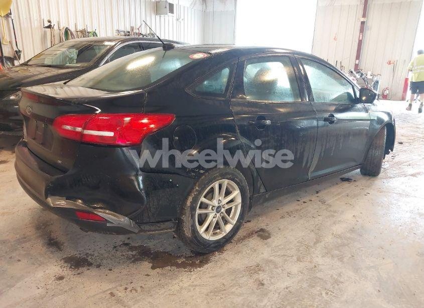 Photo 4 of 2016 Ford Focus SE (VIN 1FADP3F28GL251371)