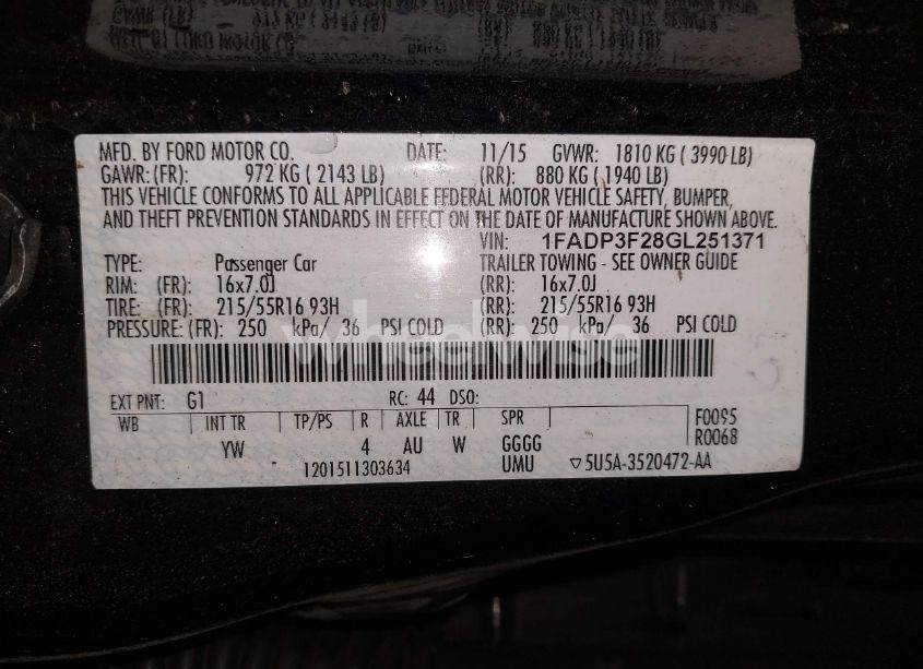 Photo 9 of 2016 Ford Focus SE (VIN 1FADP3F28GL251371)