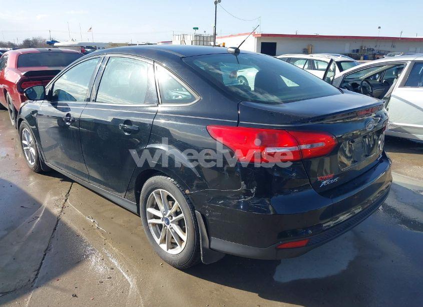 Photo 3 of 2016 Ford Focus SE (VIN 1FADP3F28GL264590)