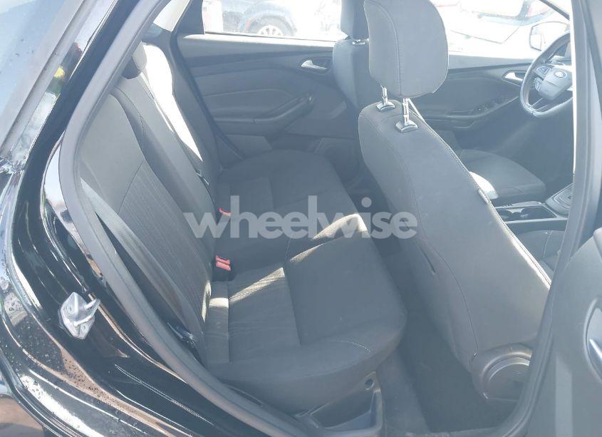 Photo 8 of 2016 Ford Focus SE (VIN 1FADP3F28GL264590)