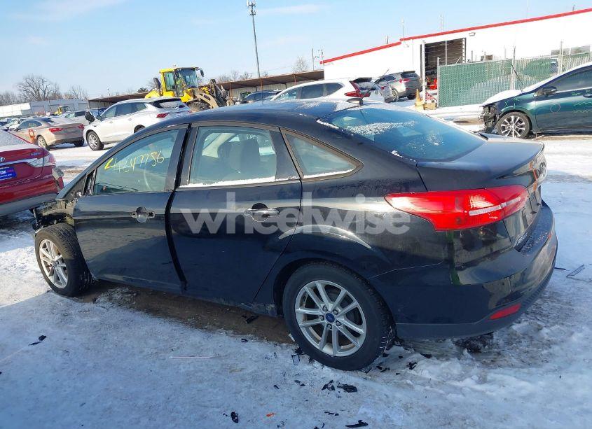 Photo 15 of 2016 Ford Focus SE (VIN 1FADP3F28GL267070)