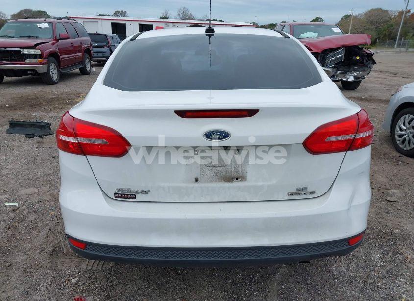 Photo 16 of 2016 Ford Focus SE (VIN 1FADP3F28GL268980)
