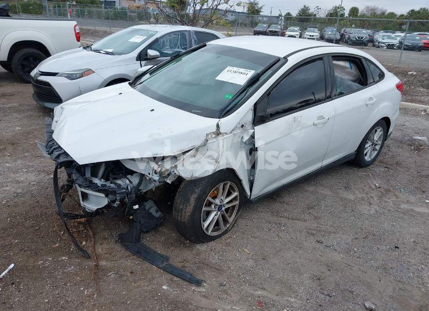 Photo 2 of 2016 Ford Focus SE (VIN 1FADP3F28GL268980)