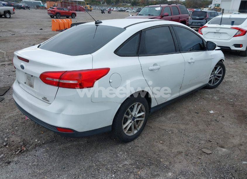 Photo 4 of 2016 Ford Focus SE (VIN 1FADP3F28GL268980)