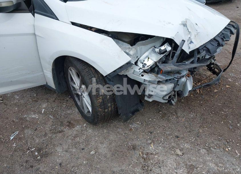 Photo 6 of 2016 Ford Focus SE (VIN 1FADP3F28GL268980)