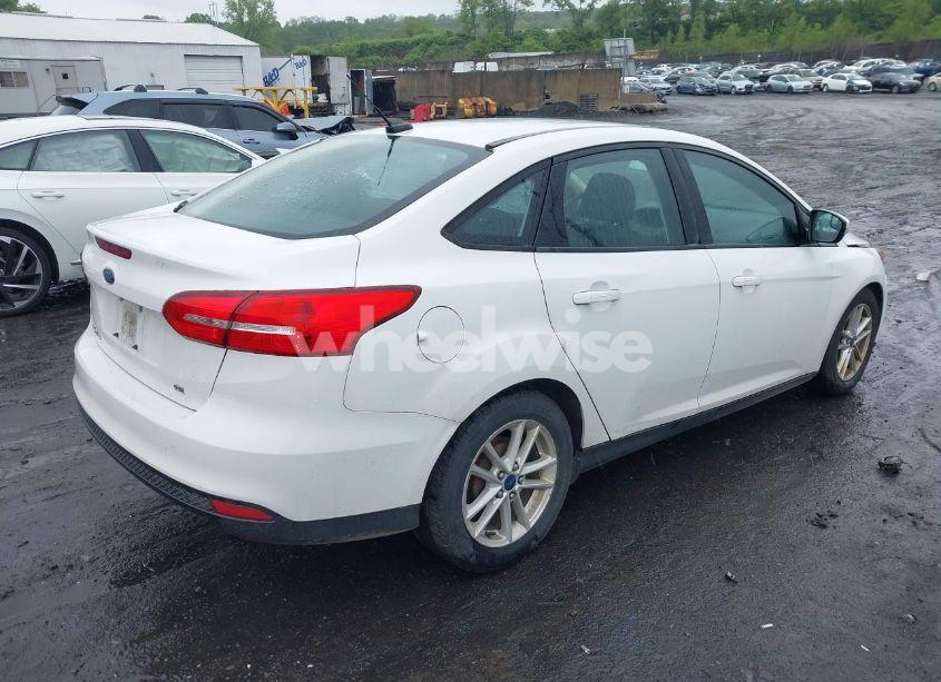 Photo 4 of 2016 Ford Focus SE (VIN 1FADP3F28GL276450)