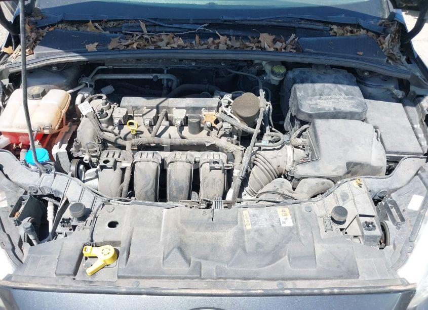 Photo 10 of 2016 Ford Focus SE (VIN 1FADP3F28GL281633)