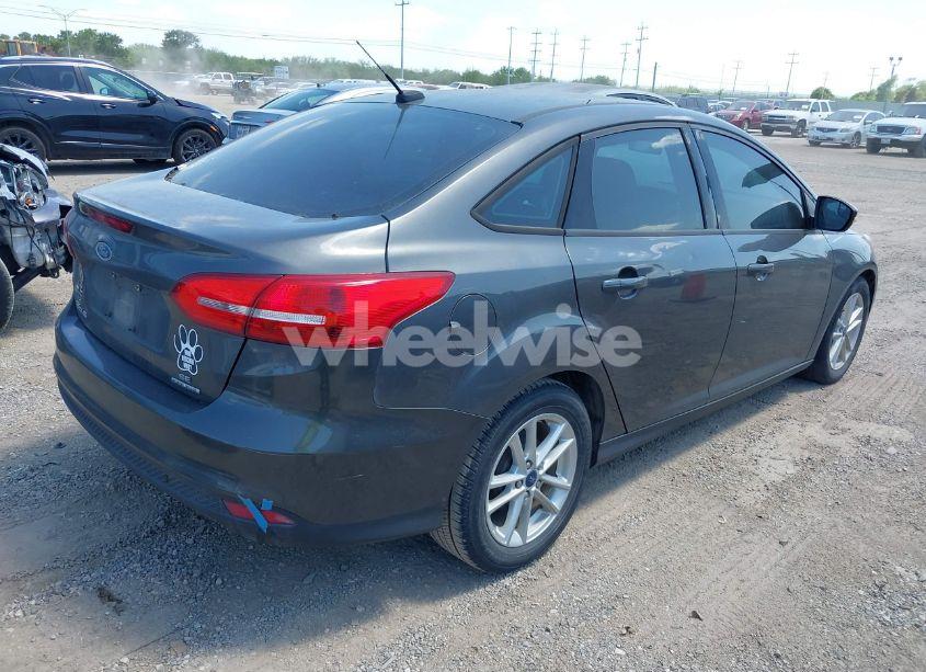 Photo 4 of 2016 Ford Focus SE (VIN 1FADP3F28GL281633)