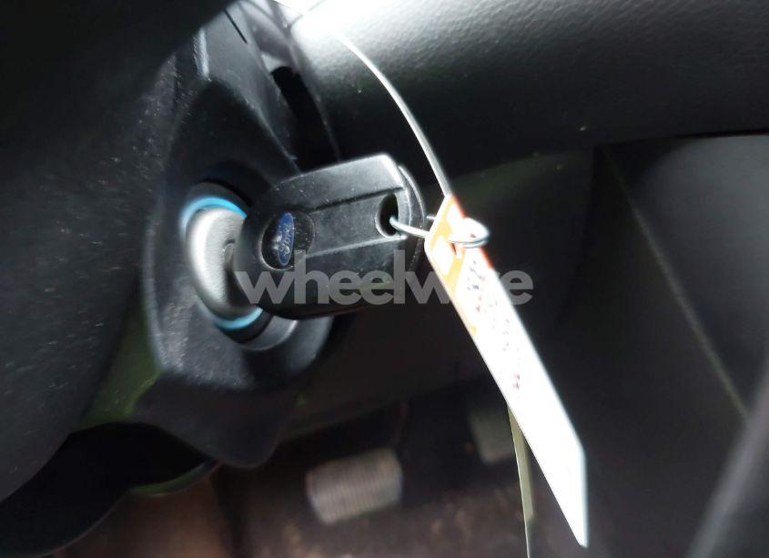 Photo 11 of 2016 Ford Focus SE (VIN 1FADP3F28GL285584)