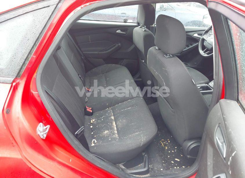 Photo 8 of 2016 Ford Focus SE (VIN 1FADP3F28GL285584)