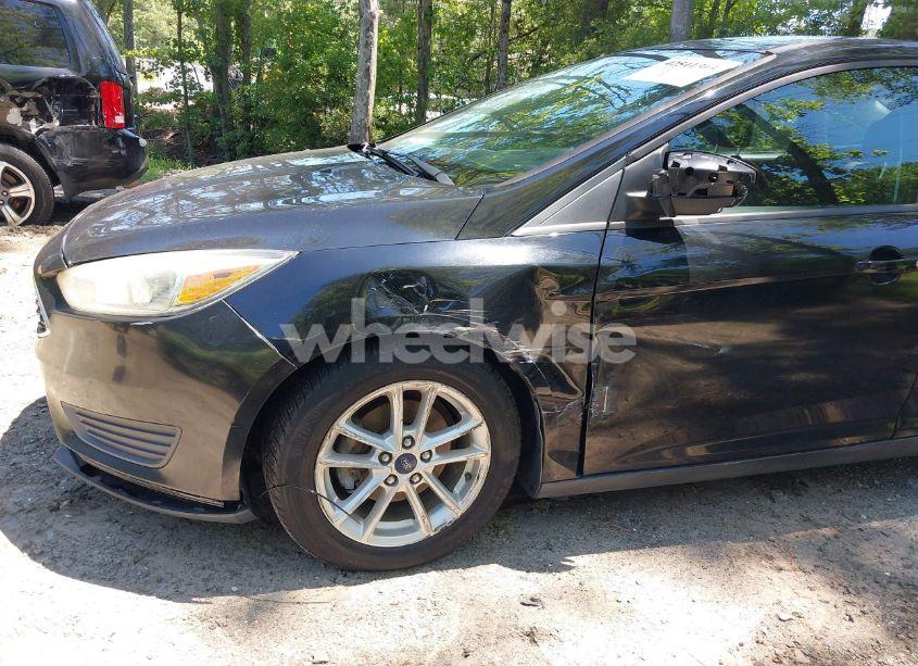 Photo 12 of 2016 Ford Focus SE (VIN 1FADP3F28GL286685)