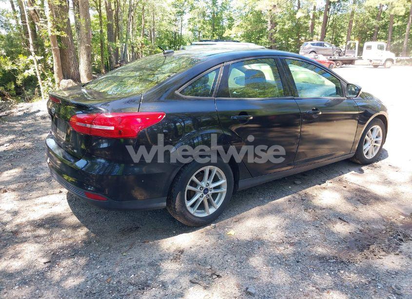 Photo 4 of 2016 Ford Focus SE (VIN 1FADP3F28GL286685)