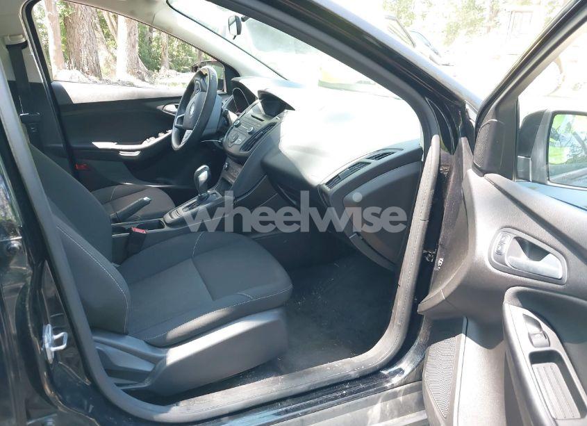 Photo 5 of 2016 Ford Focus SE (VIN 1FADP3F28GL286685)