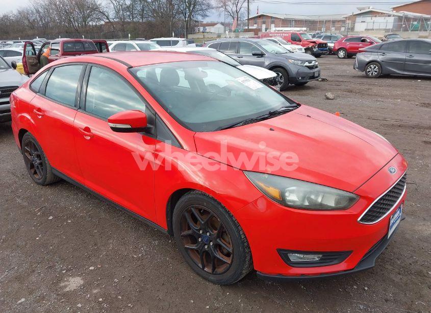 2016 Ford Focus SE (VIN 1FADP3F28GL307132) main photo