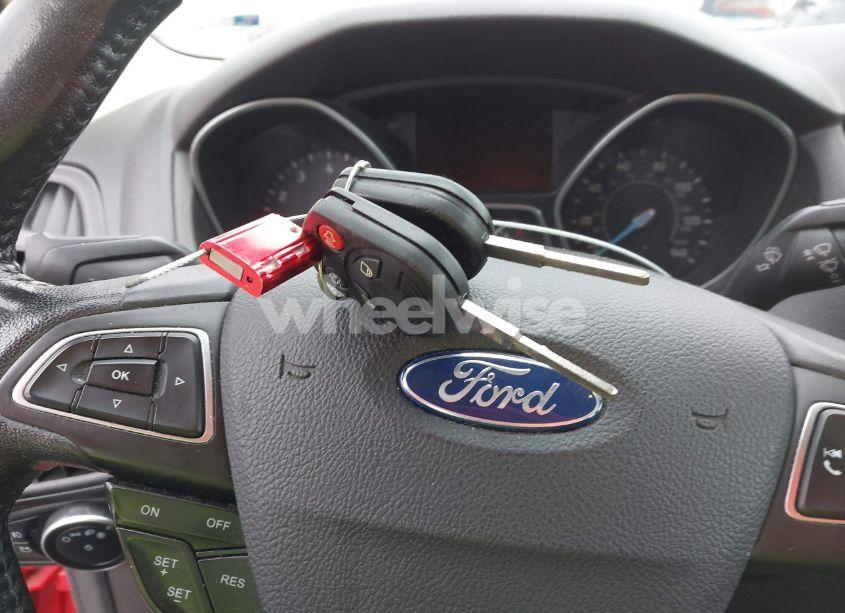 Photo 11 of 2016 Ford Focus SE (VIN 1FADP3F28GL307132)