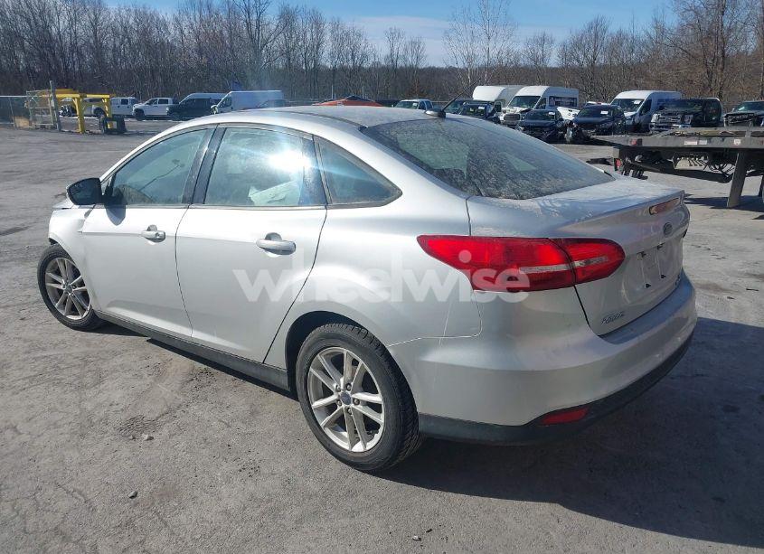 Photo 3 of 2016 Ford Focus SE (VIN 1FADP3F28GL320267)