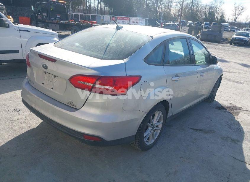 Photo 4 of 2016 Ford Focus SE (VIN 1FADP3F28GL320267)