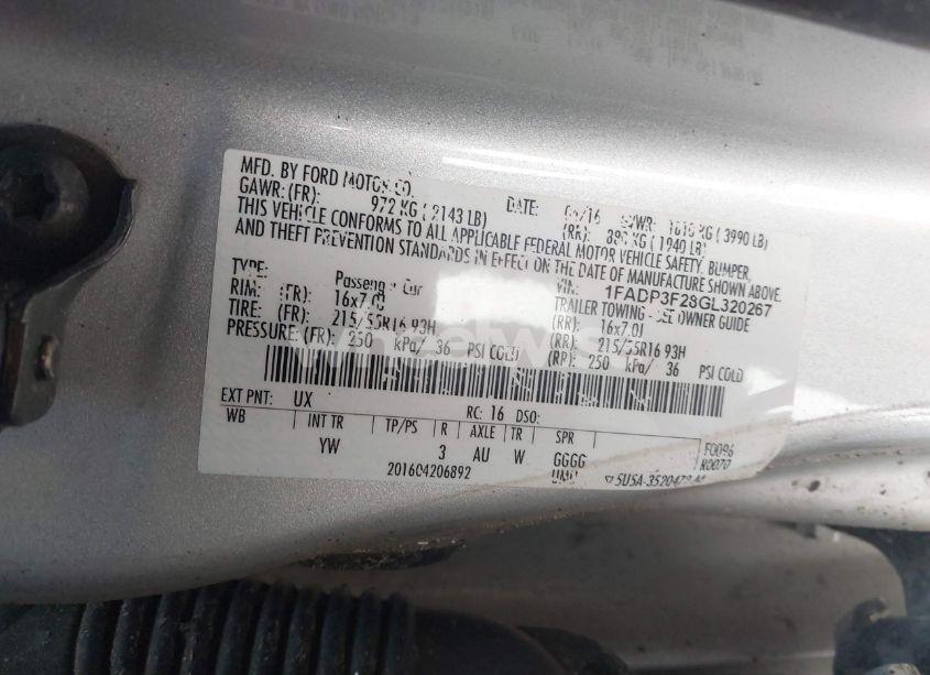 Photo 9 of 2016 Ford Focus SE (VIN 1FADP3F28GL320267)