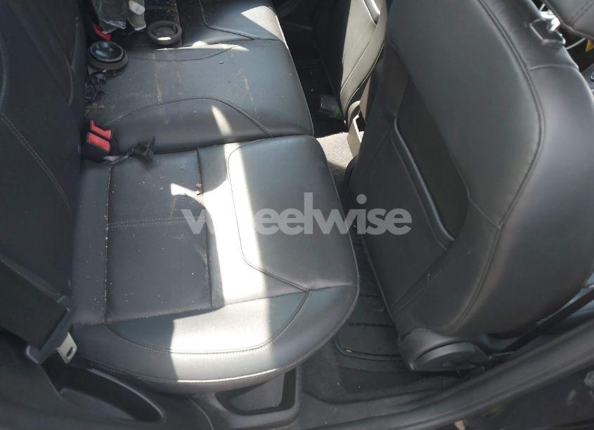 Photo 8 of 2016 Ford Focus SE (VIN 1FADP3F28GL321063)