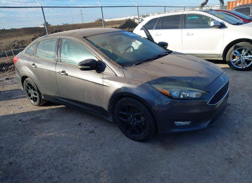 2016 Ford Focus SE (VIN 1FADP3F28GL340079) main photo