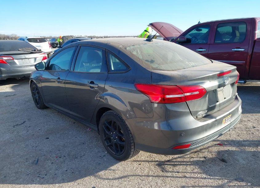 Photo 3 of 2016 Ford Focus SE (VIN 1FADP3F28GL340079)