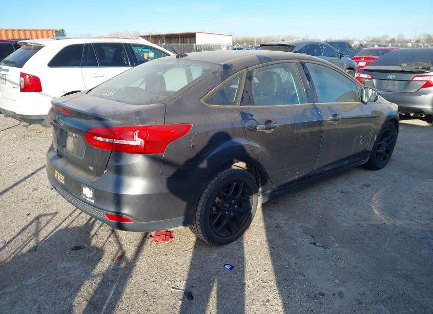 Photo 4 of 2016 Ford Focus SE (VIN 1FADP3F28GL340079)