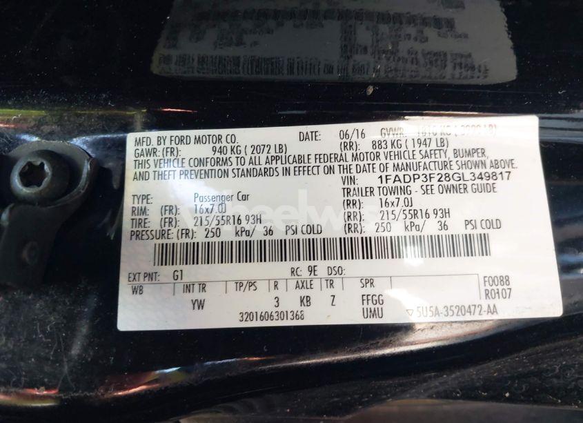 Photo 9 of 2016 Ford Focus SE (VIN 1FADP3F28GL349817)