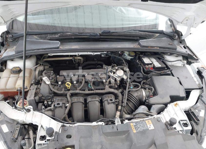 Photo 10 of 2016 Ford Focus SE (VIN 1FADP3F28GL350336)