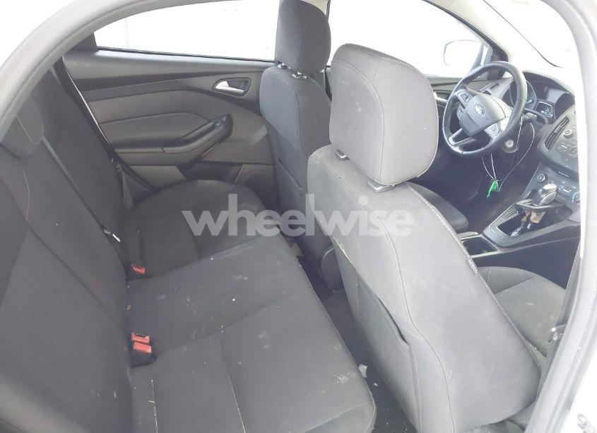 Photo 8 of 2016 Ford Focus SE (VIN 1FADP3F28GL350336)