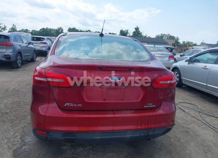 Photo 17 of 2016 Ford Focus SE (VIN 1FADP3F28GL358243)