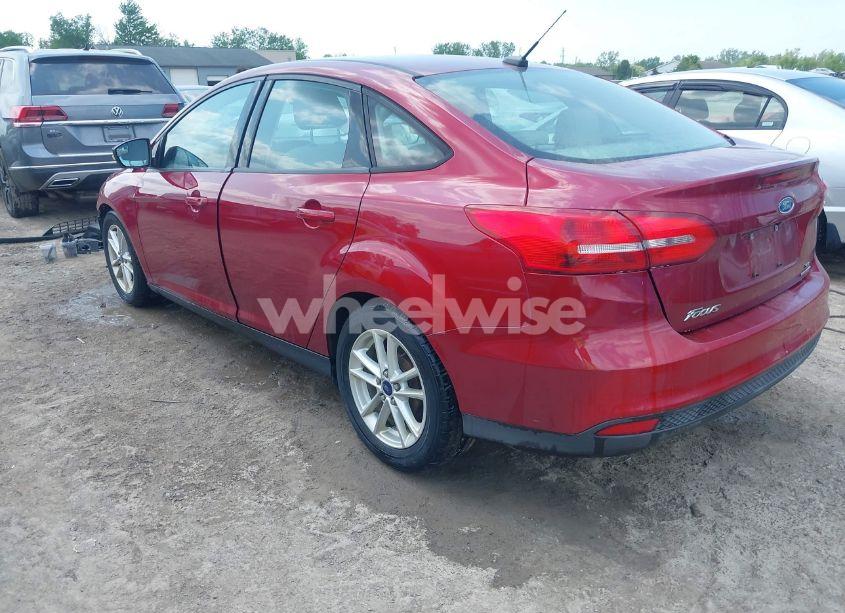 Photo 3 of 2016 Ford Focus SE (VIN 1FADP3F28GL358243)