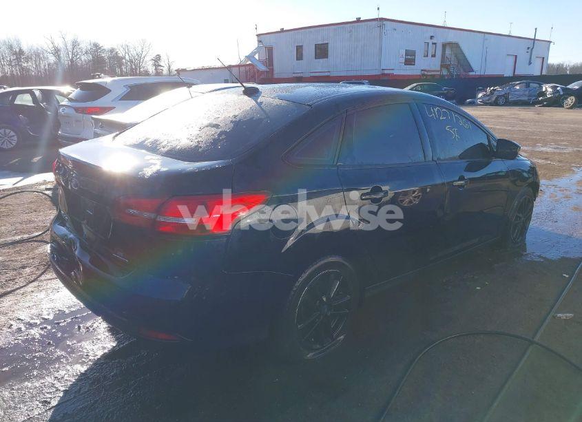 Photo 4 of 2016 Ford Focus SE (VIN 1FADP3F28GL358470)