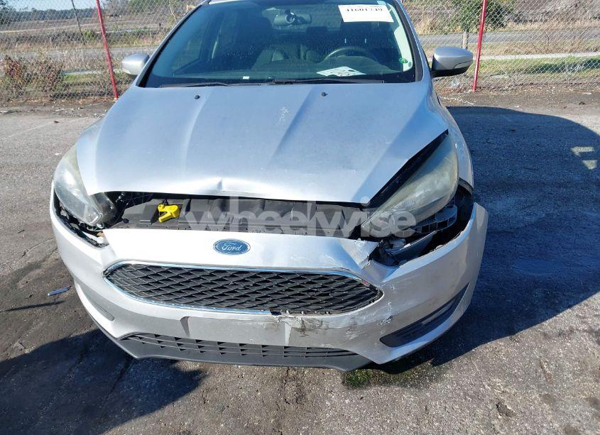 Photo 12 of 2016 Ford Focus SE (VIN 1FADP3F28GL371350)
