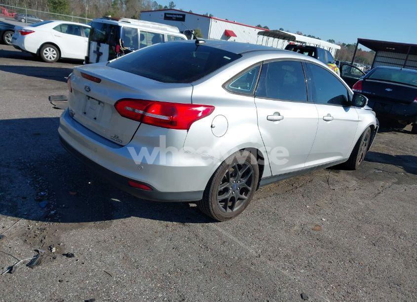 Photo 4 of 2016 Ford Focus SE (VIN 1FADP3F28GL371350)