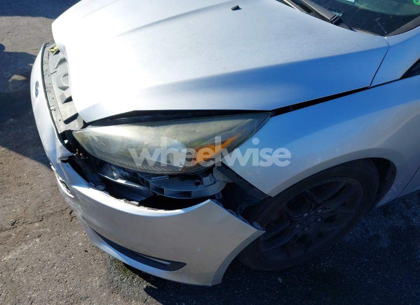 Photo 6 of 2016 Ford Focus SE (VIN 1FADP3F28GL371350)