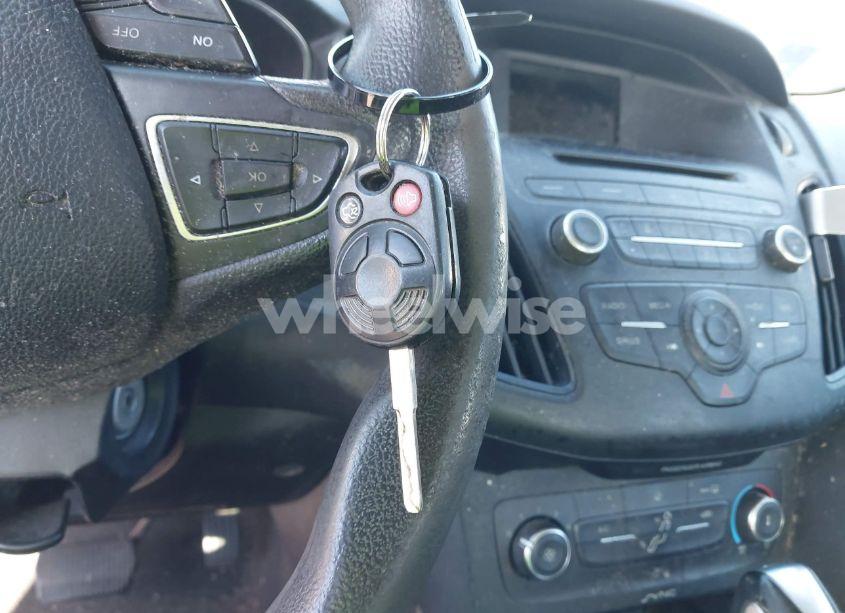 Photo 11 of 2016 Ford Focus SE (VIN 1FADP3F28GL389377)