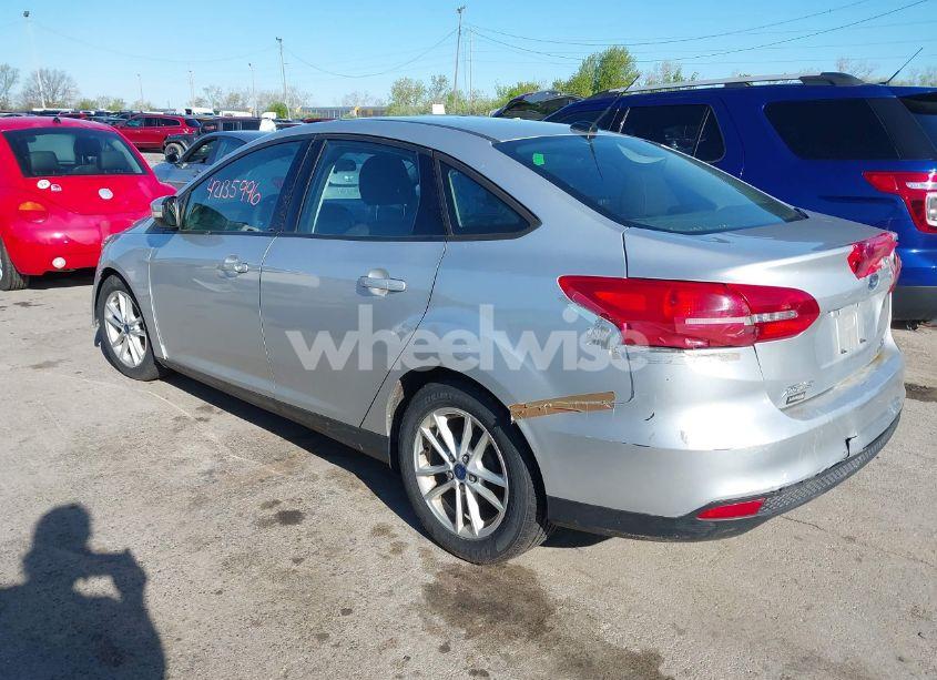 Photo 3 of 2016 Ford Focus SE (VIN 1FADP3F28GL389377)