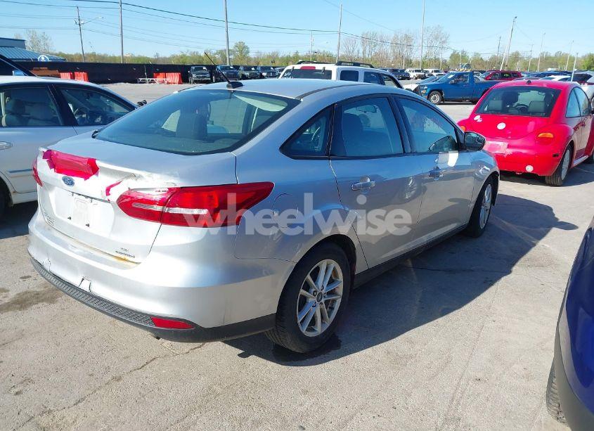 Photo 4 of 2016 Ford Focus SE (VIN 1FADP3F28GL389377)