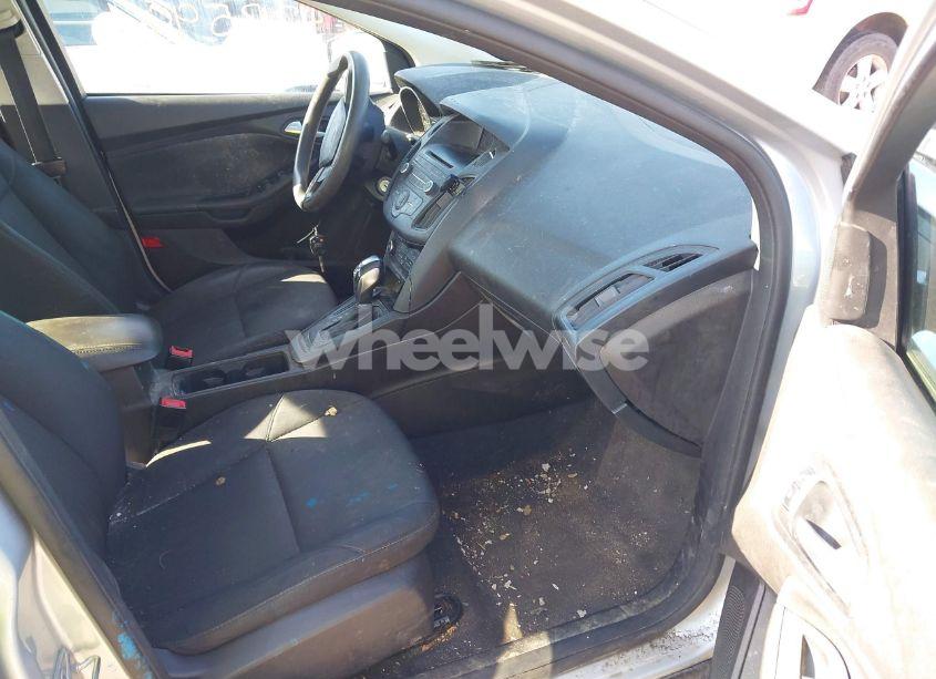 Photo 5 of 2016 Ford Focus SE (VIN 1FADP3F28GL389377)