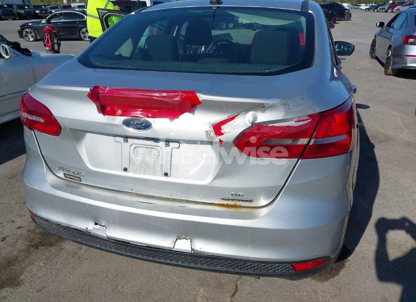 Photo 6 of 2016 Ford Focus SE (VIN 1FADP3F28GL389377)