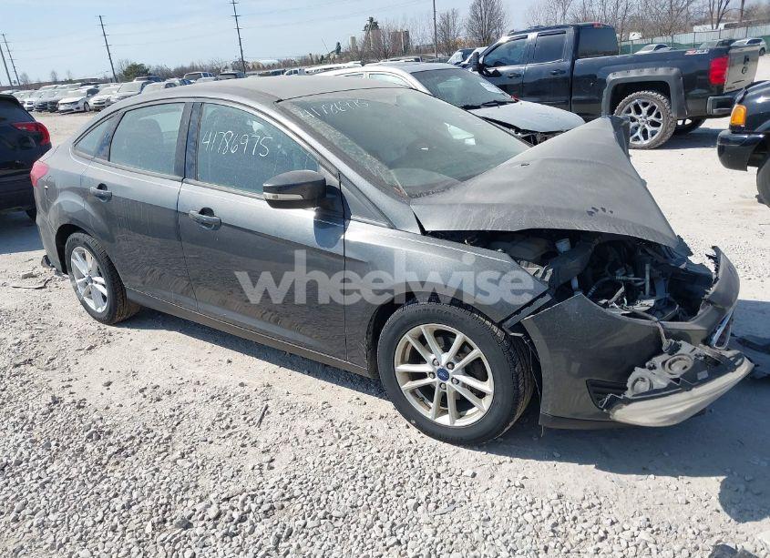 2017 Ford Focus SE (VIN 1FADP3F28HL204391) main photo