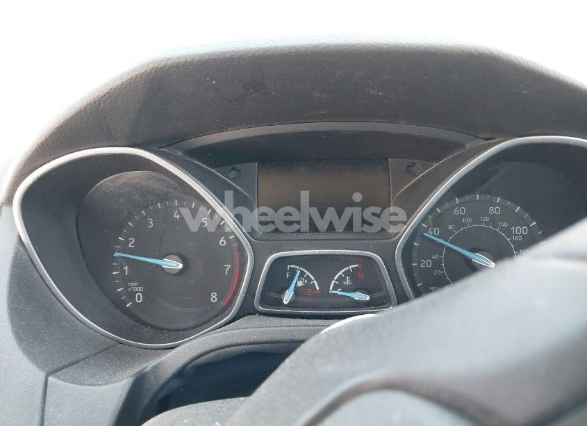 Photo 15 of 2017 Ford Focus SE (VIN 1FADP3F28HL204391)