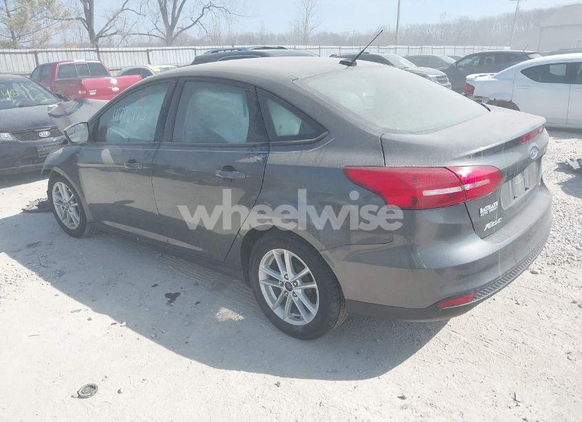 Photo 3 of 2017 Ford Focus SE (VIN 1FADP3F28HL204391)