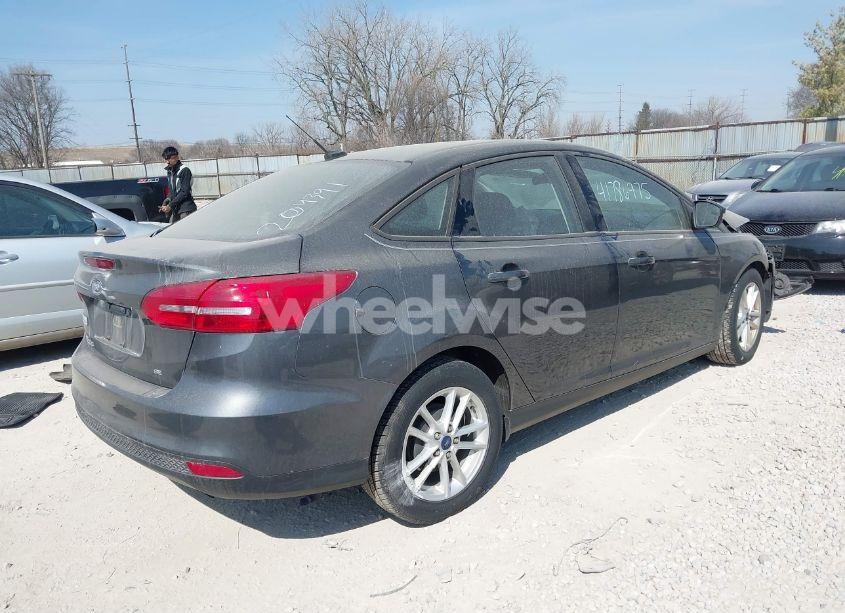 Photo 4 of 2017 Ford Focus SE (VIN 1FADP3F28HL204391)