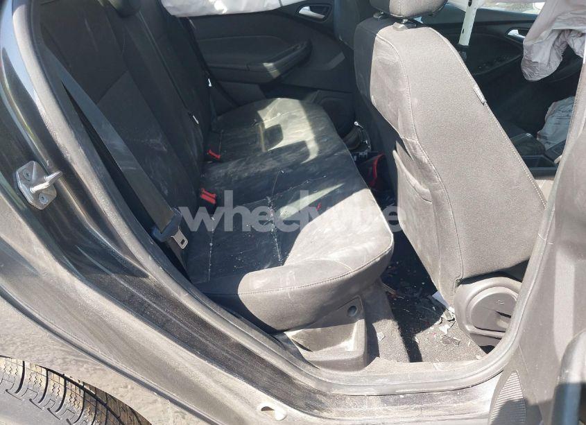 Photo 8 of 2017 Ford Focus SE (VIN 1FADP3F28HL204391)