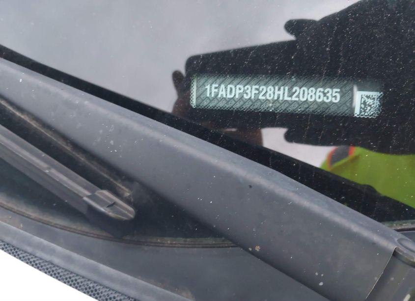 Photo 9 of 2017 Ford Focus SE (VIN 1FADP3F28HL208635)