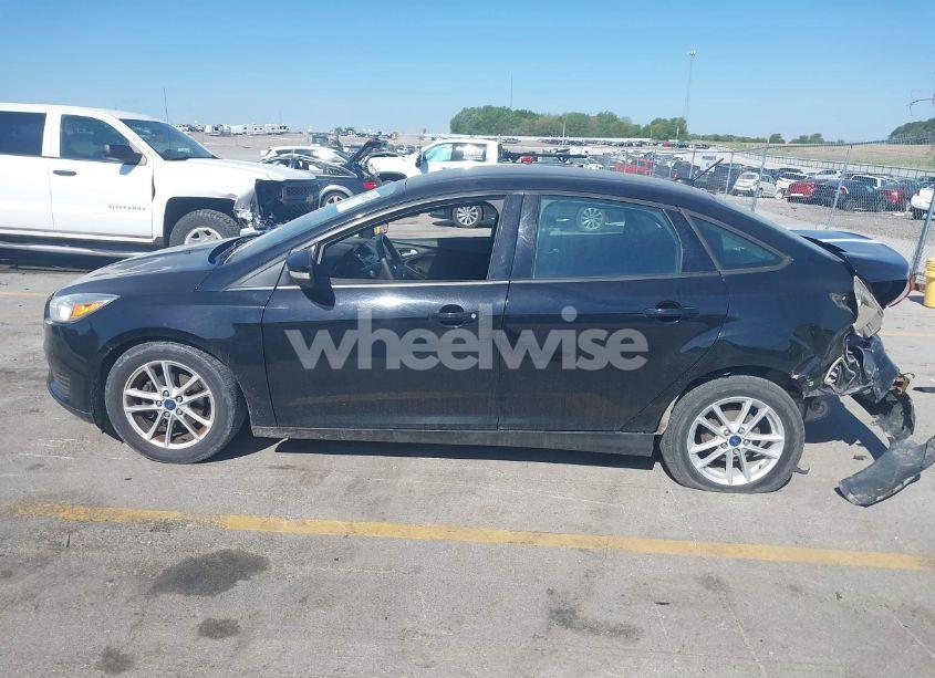 Photo 14 of 2017 Ford Focus SE (VIN 1FADP3F28HL216766)