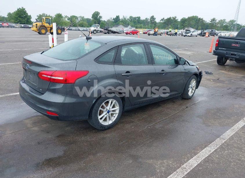 Photo 4 of 2017 Ford Focus SE (VIN 1FADP3F28HL235303)