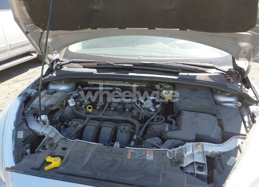 Photo 10 of 2017 Ford Focus SE (VIN 1FADP3F28HL237522)